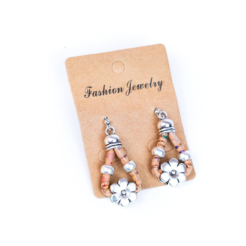 Meninas Bonitas Cork Flower Accessories Handmade Earrings 4x1.5cm – detail – natural cork drop earrings with silver-tone flower pendant and decorative beads.